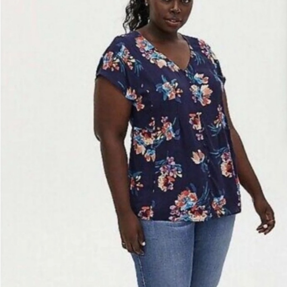 Torrid Women's Floral Blouse Size 1XL